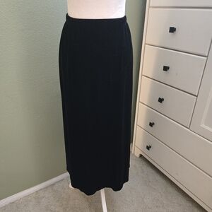 🔥 2/$9 or 3/$13. White Stag Classic Black Stretch Velvet Maxi Skirt